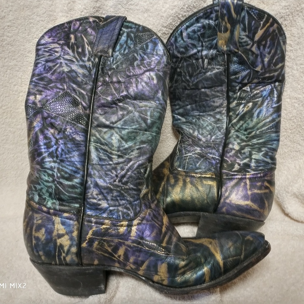 Tony Lama, Black with shimmering colors